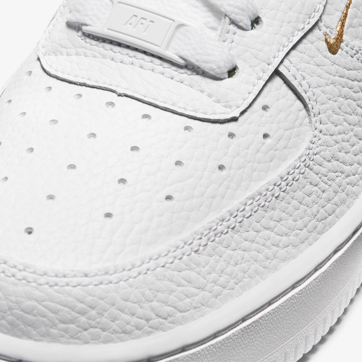 SNEAKERS NIKE WMNS AIR FORCE 1 07 ESS (CT1989-100)