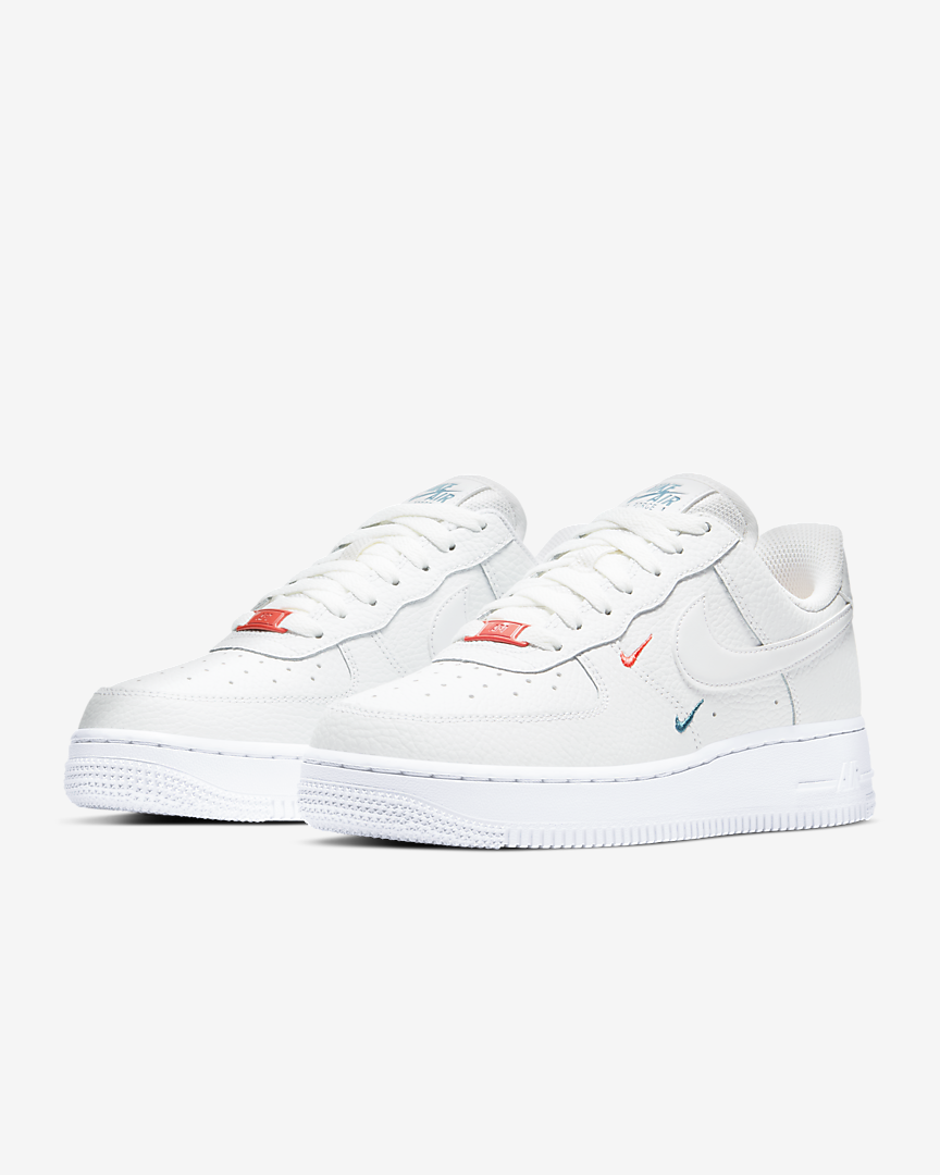SNEAKERS NIKE WMNS AIR FORCE 1 07 ESS (CT1989-101)