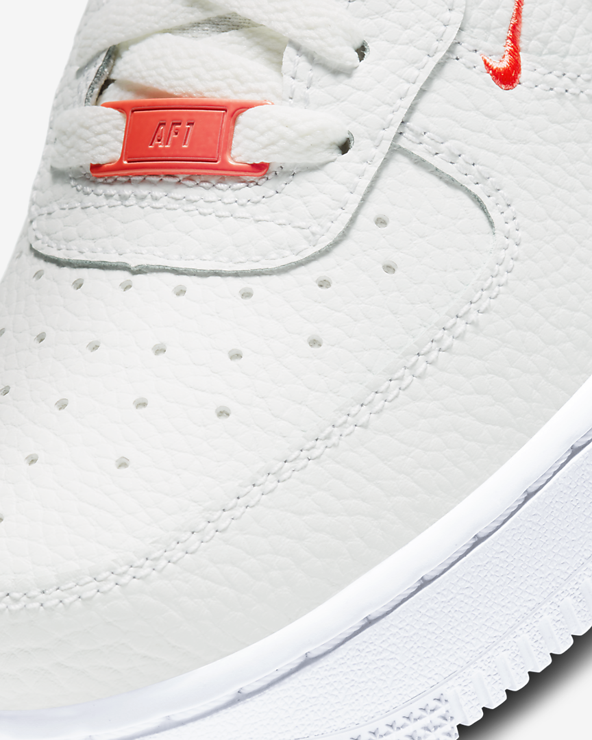 SNEAKERS NIKE WMNS AIR FORCE 1 07 ESS (CT1989-101)
