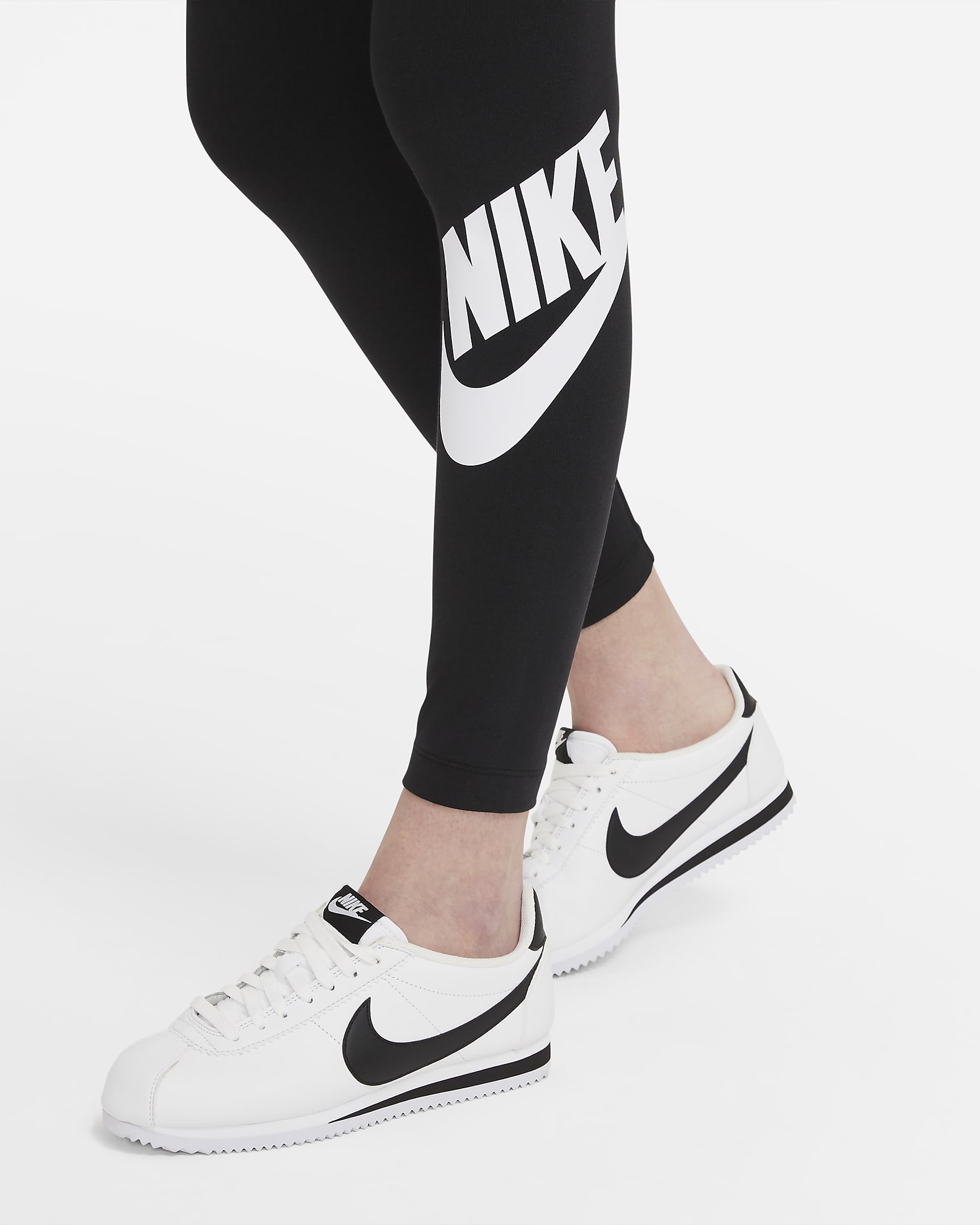 ЛОСИНЫ NIKE W NSW ESSNTK GX HR LGGNG FTRA (CZ8528-010)