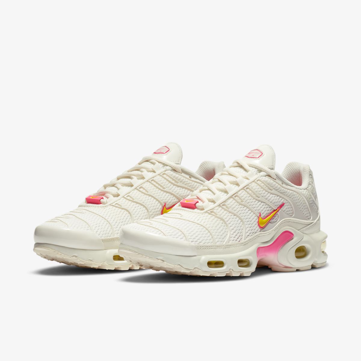 КРОСІВКИ NIKE WMNS AIR MAX PLUS (CZ0373-100)