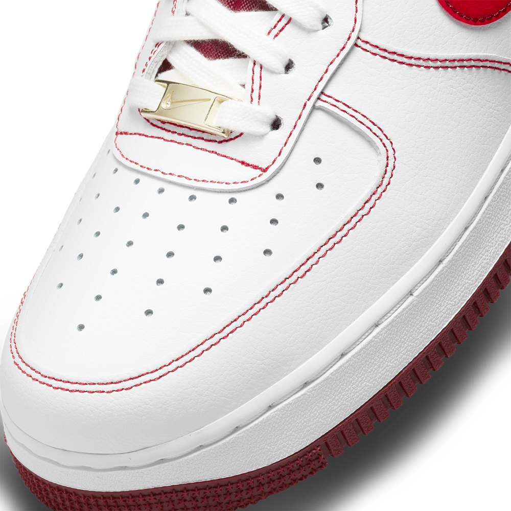 КРОСІВКИ NIKE AIR FORCE 1 '07 (DA8478-101)