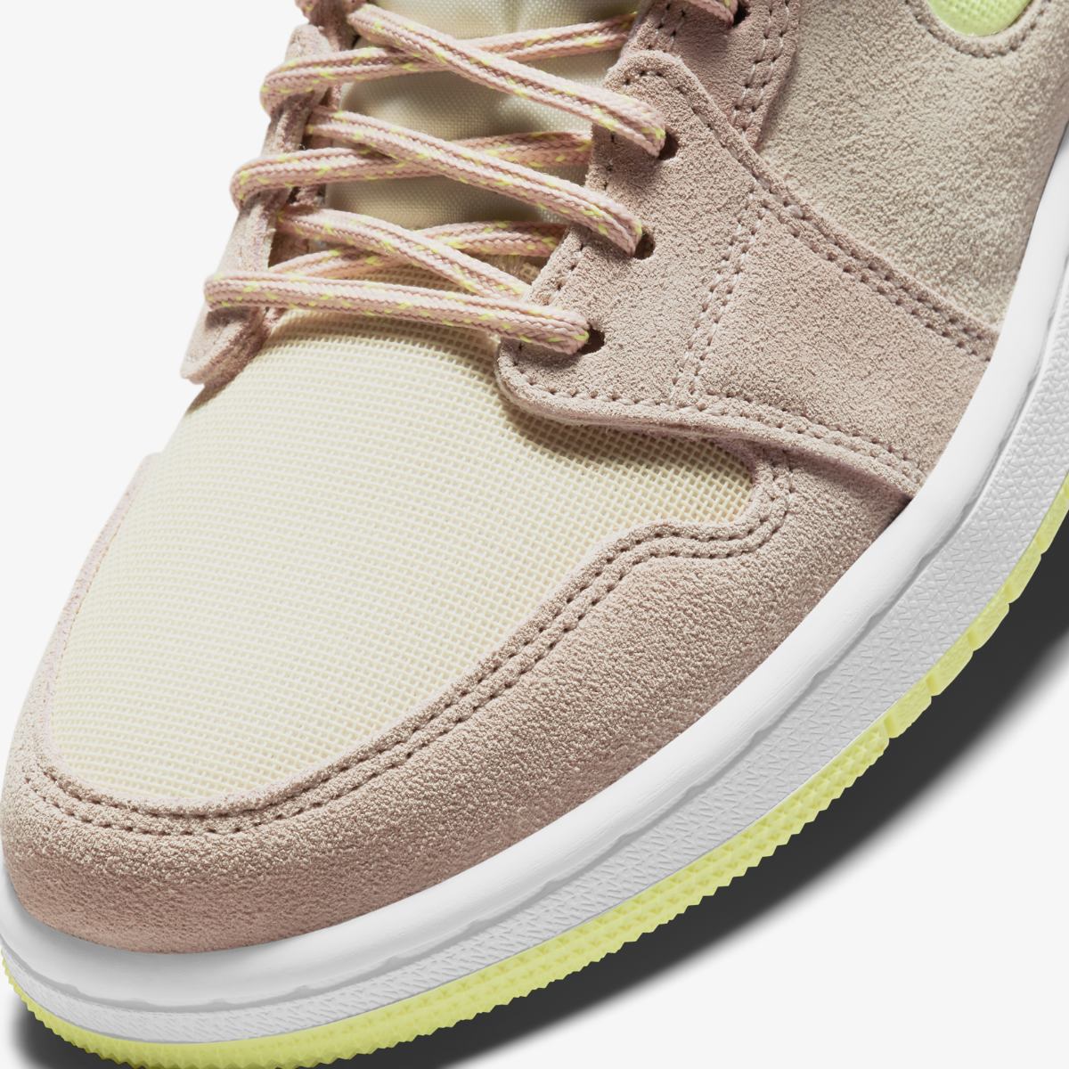 W AIR JORDAN 1 ZOOM AIR CMFT SNEAKERS (CT0979-200)