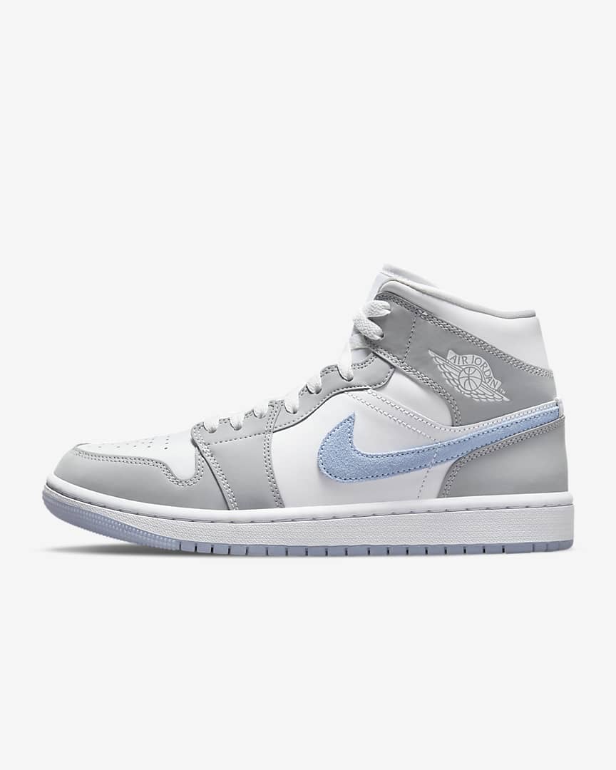 WMNS AIR JORDAN 1 MID SNEAKERS (BQ6472-105)