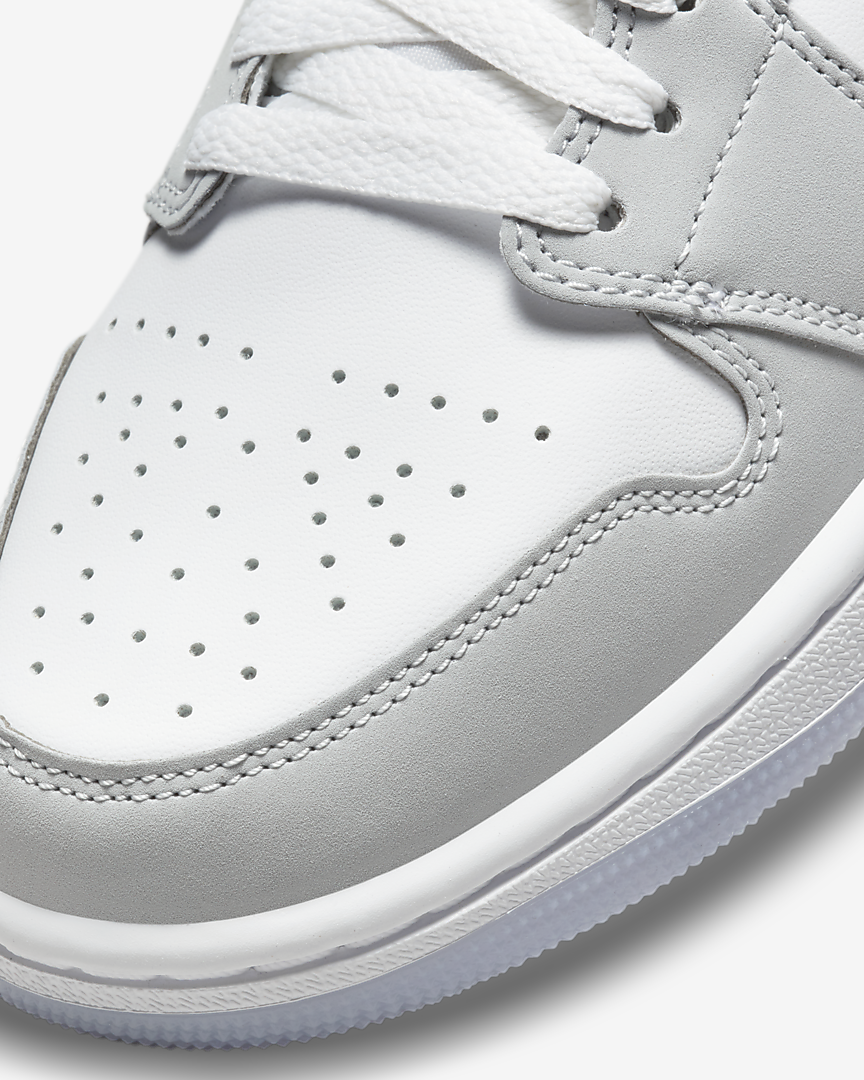 WMNS AIR JORDAN 1 MID SNEAKERS (BQ6472-105)