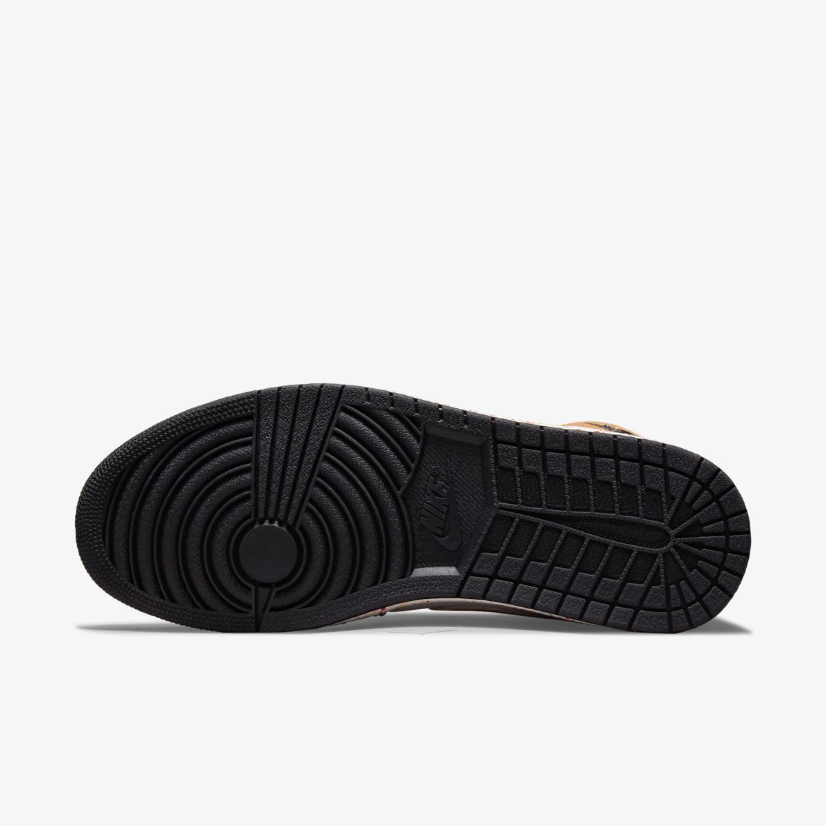 КРОССОВКИ AIR JORDAN 1 MID SE  (DA8005-100)