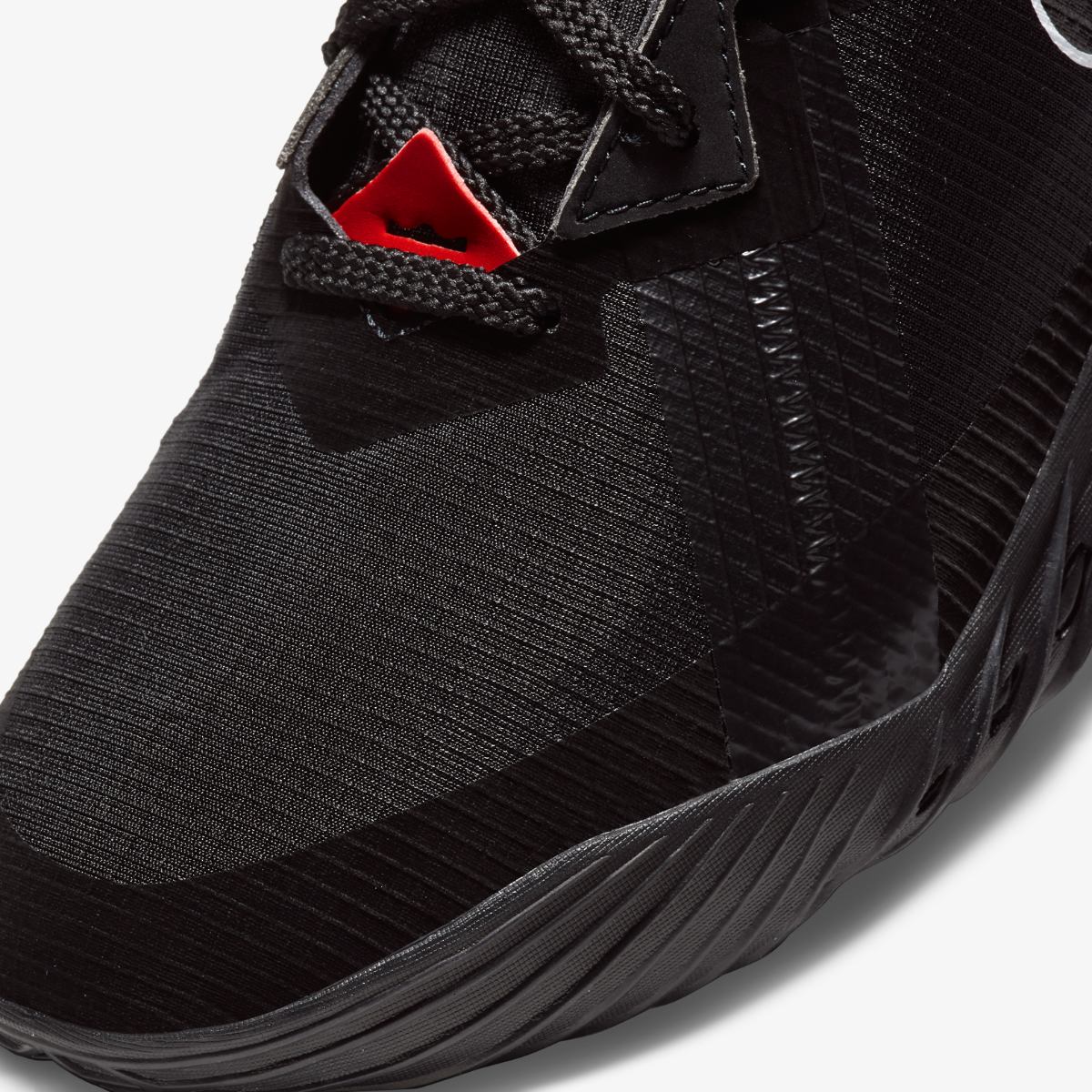 КРОССОВКИ NIKE LEBRON XVIII LOW (CV7562-001)