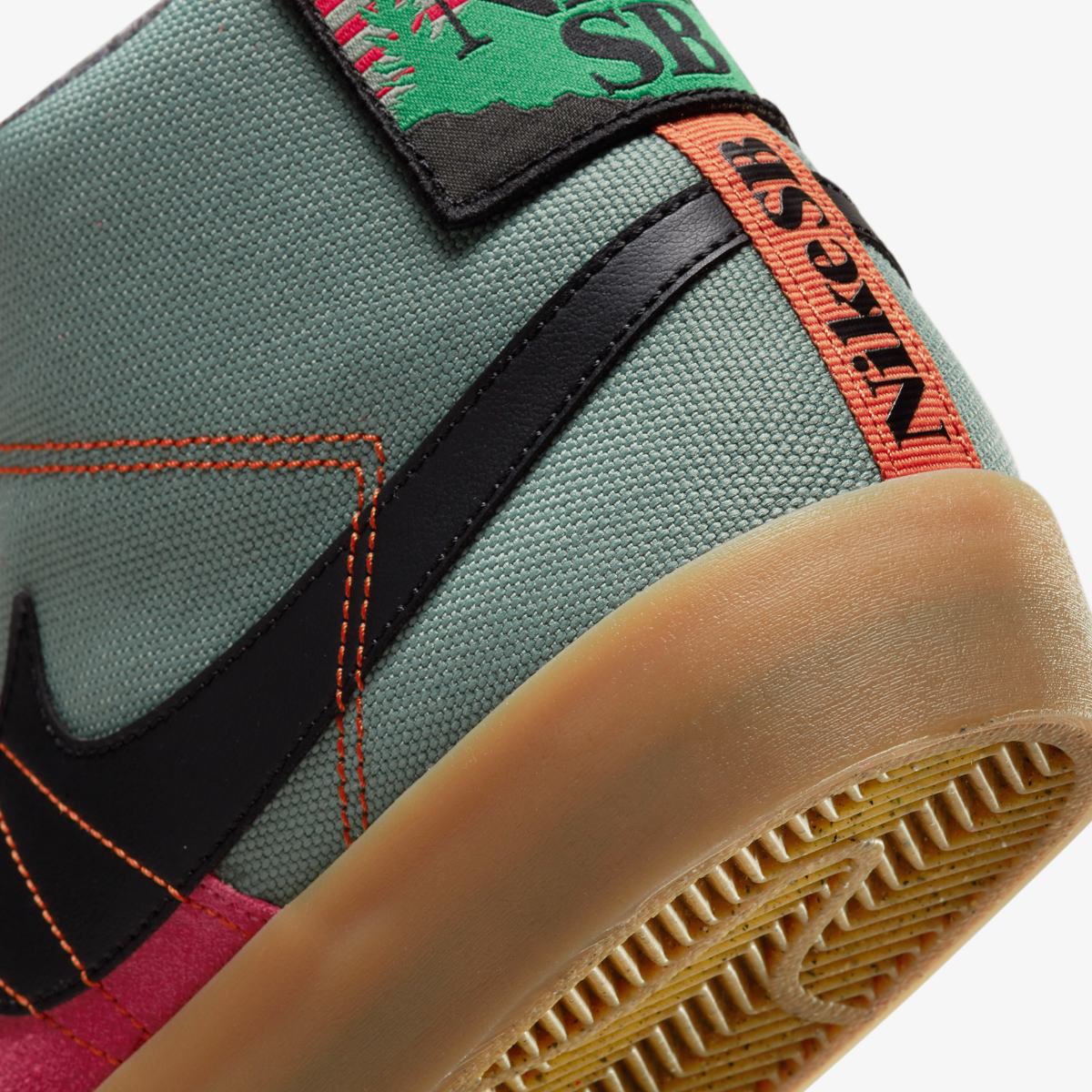 NIKE SB ZOOM BLAZER MID PRM SNEAKERS (DC8903-301)