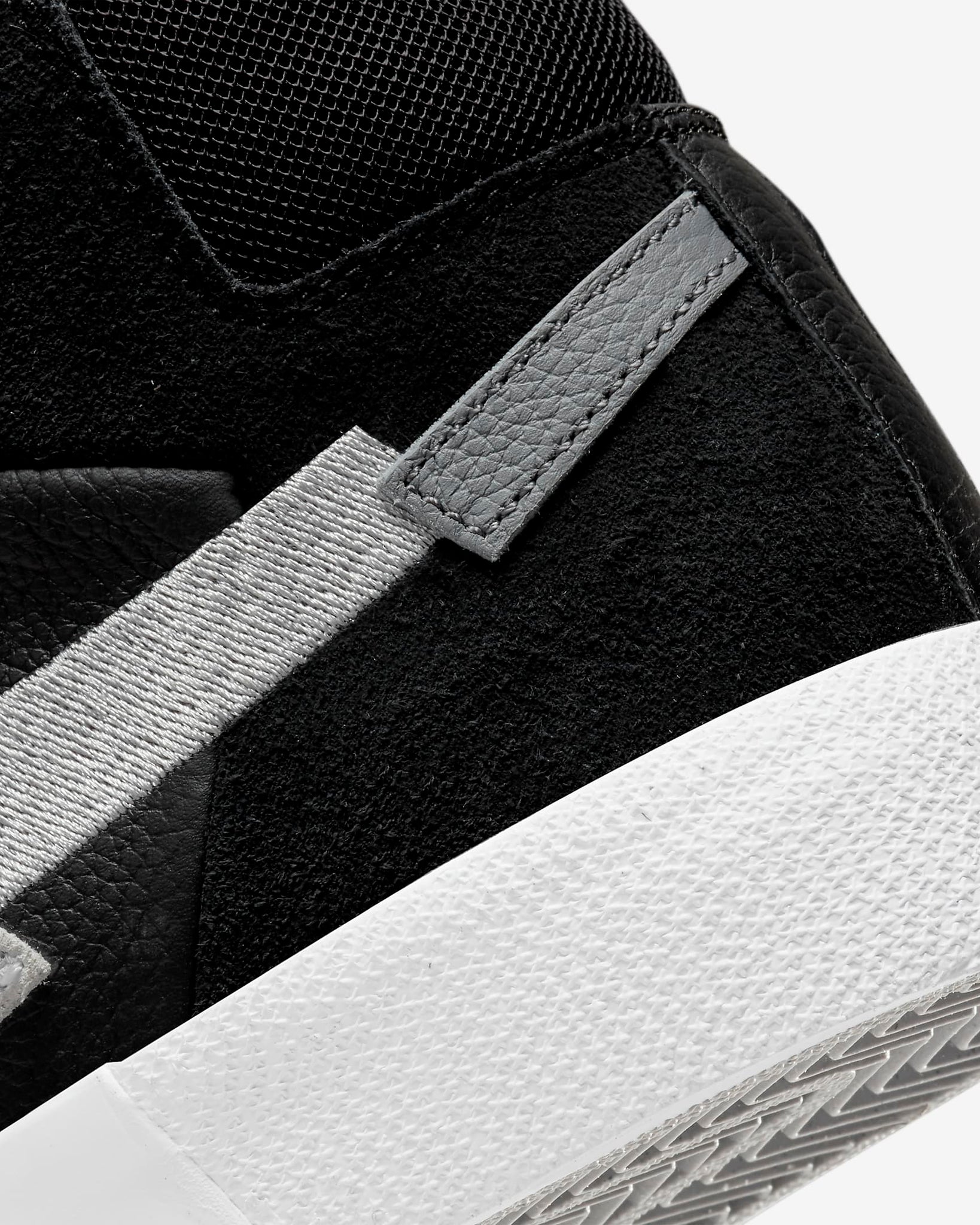 NIKE SB ZOOM BLAZER MID PRM SNEAKERS (DA8854-001)