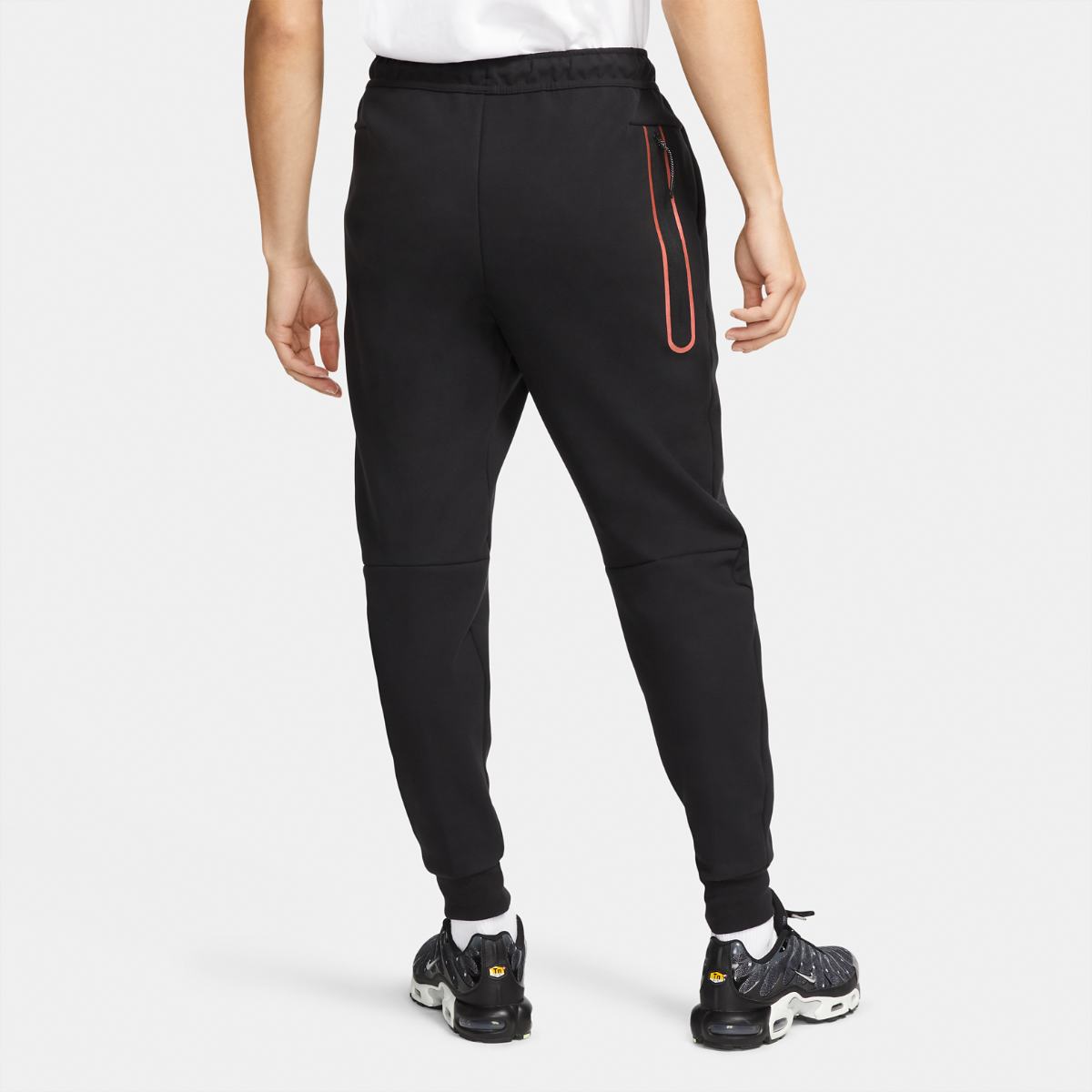 ШТАНИ NIKE M NSW TCH FLC BRSHD JGGR (DD4804-010)