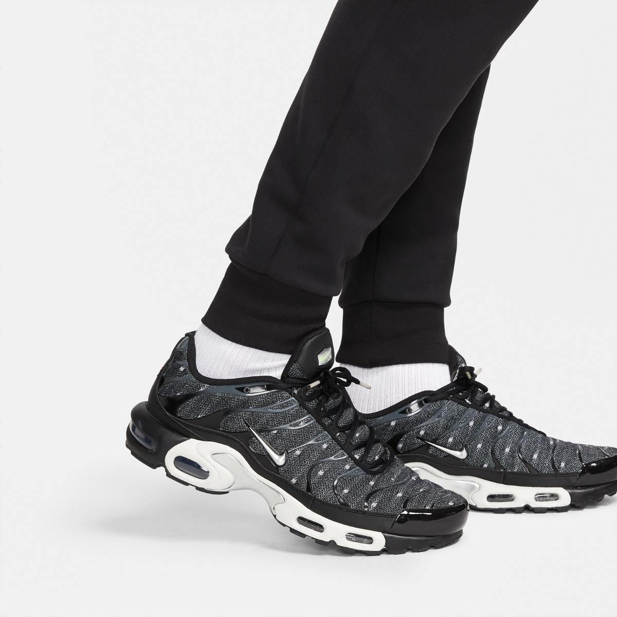 ШТАНИ NIKE M NSW TCH FLC BRSHD JGGR (DD4804-010)