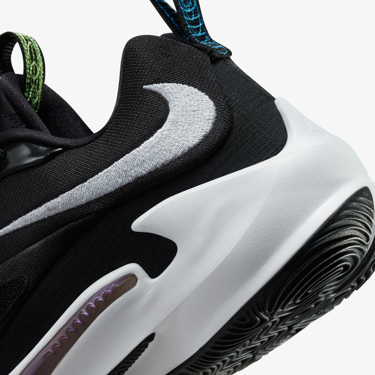 КРОССОВКИ NIKE ZOOM FREAK 3 (DA0694-001)