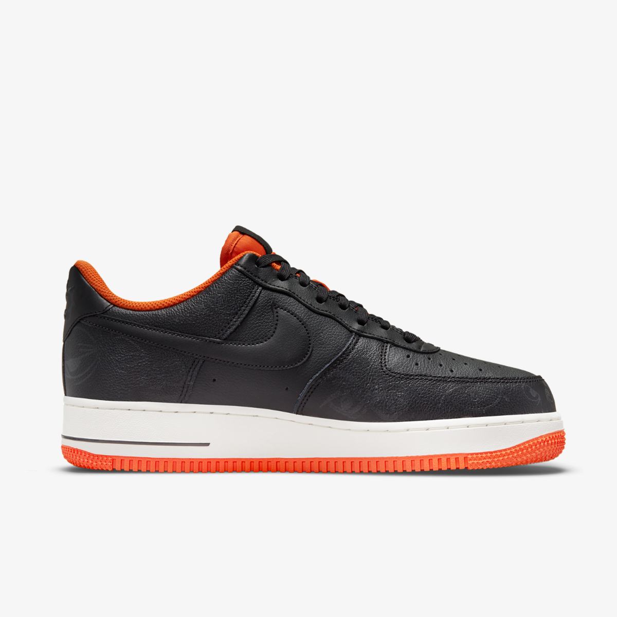 КРОСІВКИ NIKE AIR FORCE 1 HALLOWEEN (DC8891-001)