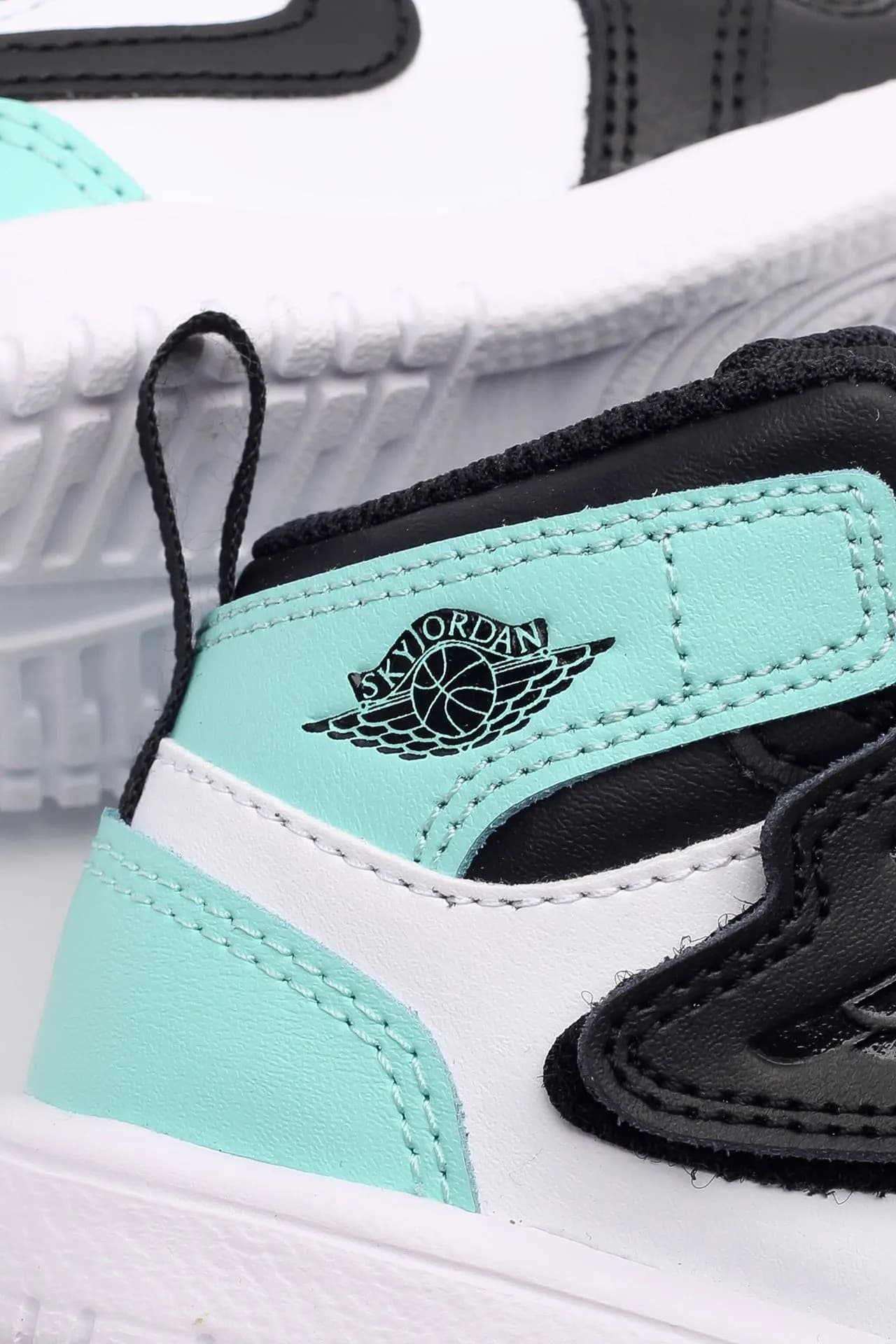 КРОСІВКИ AIR JORDAN 1 SKY (TDV) (BQ7196-032)