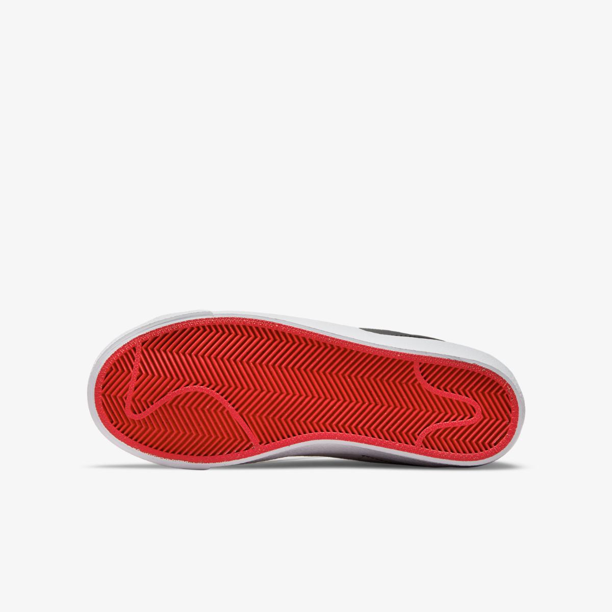 КРОСІВКИ NIKE BLAZER MID 77 SE D (GS) (DH8640-100)