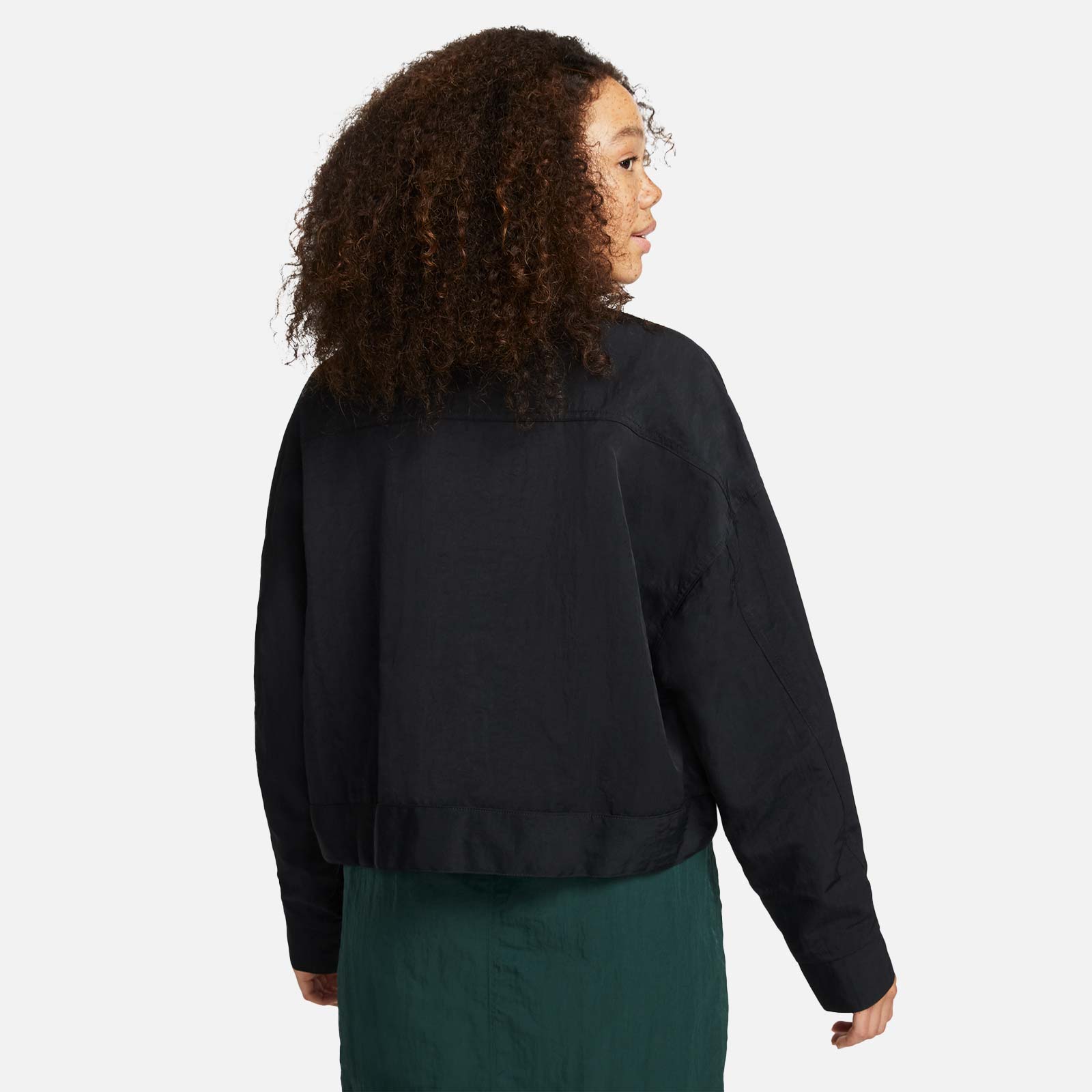WINDCOAT NIKE W NSW ESSNTL WVN JKT FIELD (DM6243-010)