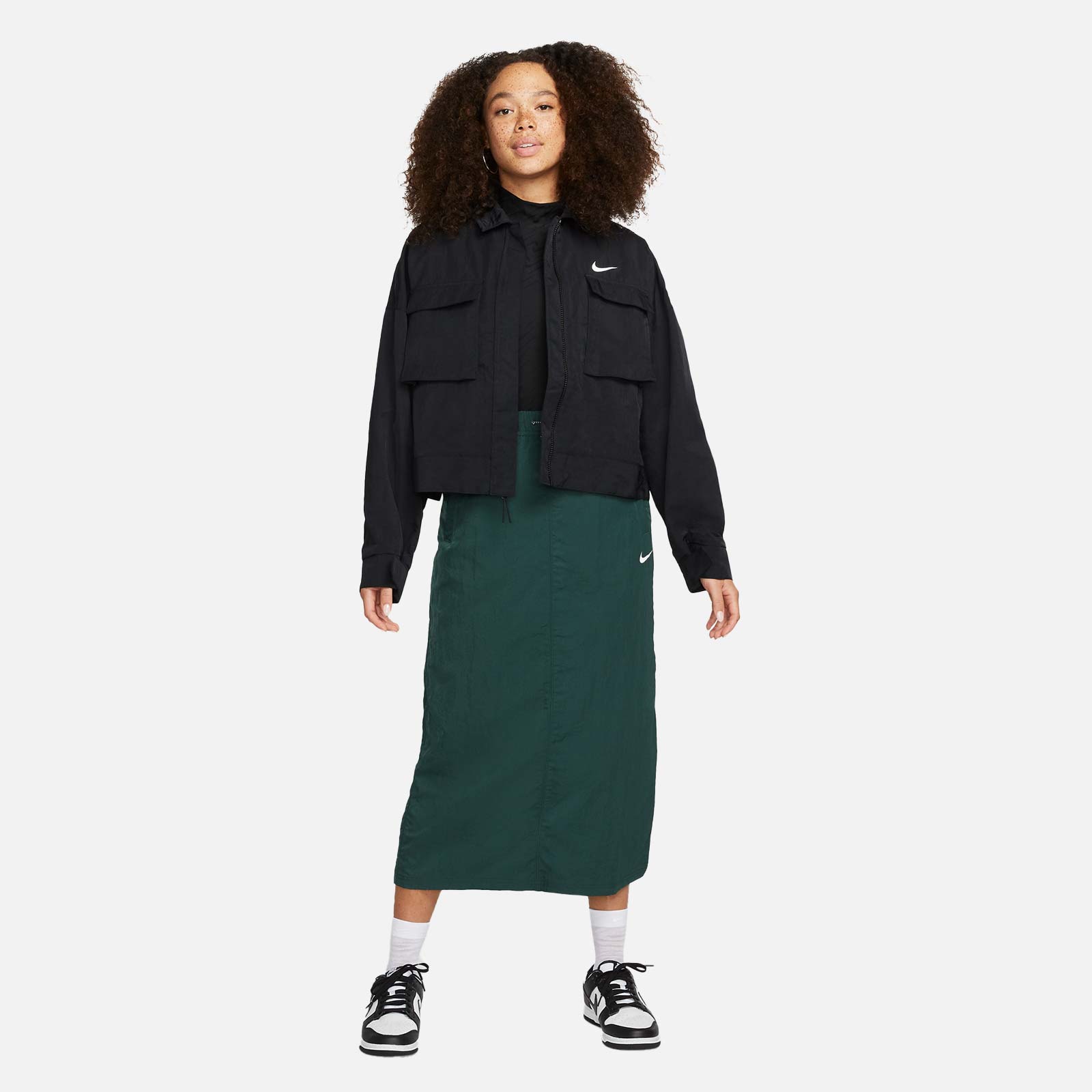 WINDCOAT NIKE W NSW ESSNTL WVN JKT FIELD (DM6243-010)