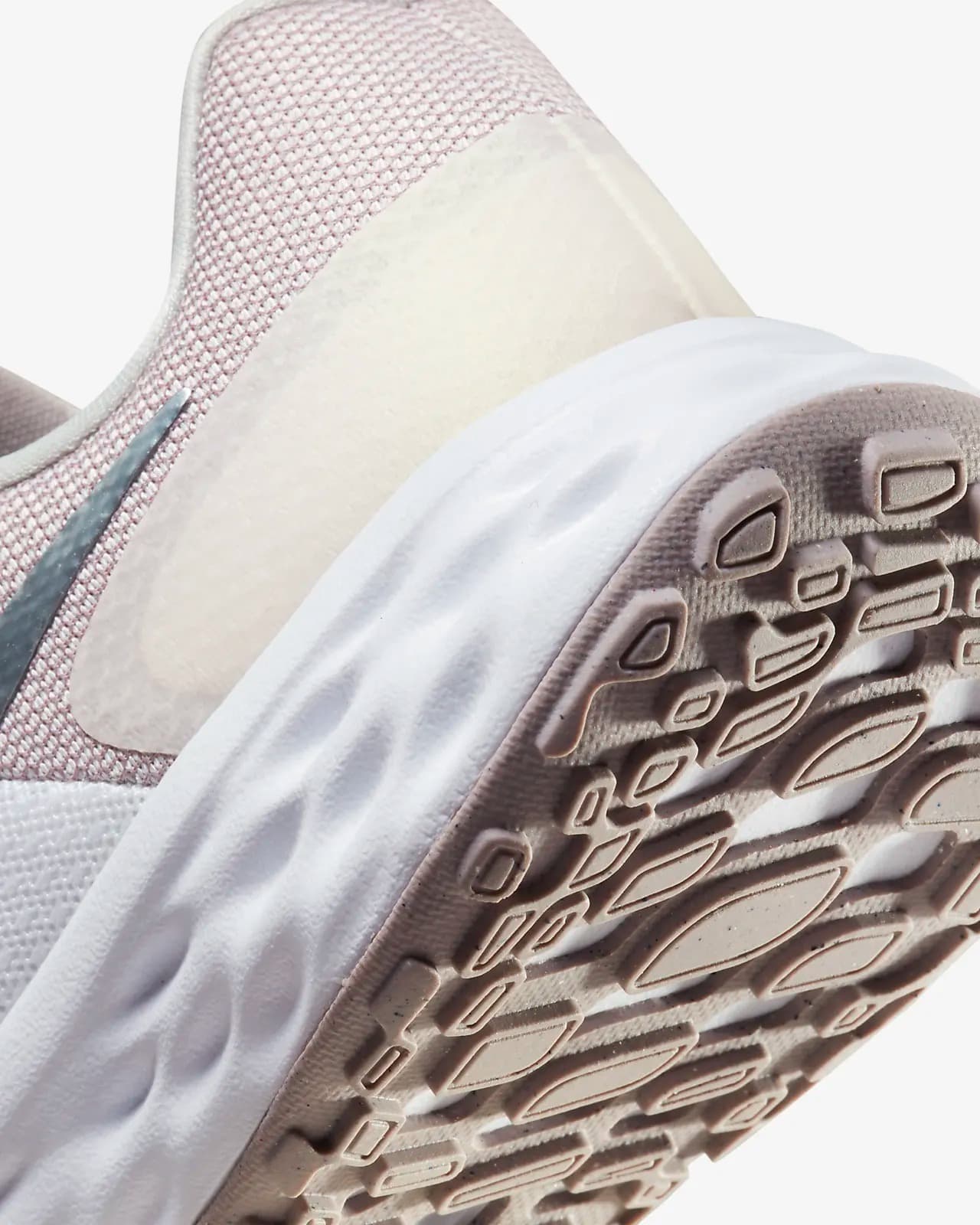 КРОСІВКИ NIKE W REVOLUTION 6 NN PRM (DC9007-111)