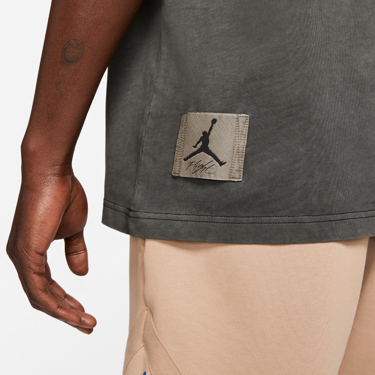 ФУТБОЛКА JORDAN M J FLT 85 HRTG WSH SS GFX TEE (DA9891-010)