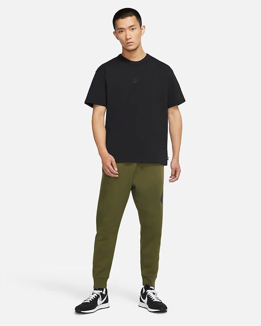 МУЖСКАЯ ФУТБОЛКА NIKE M NSW PREM ESSNTL SUST TEE (DO7392-010)