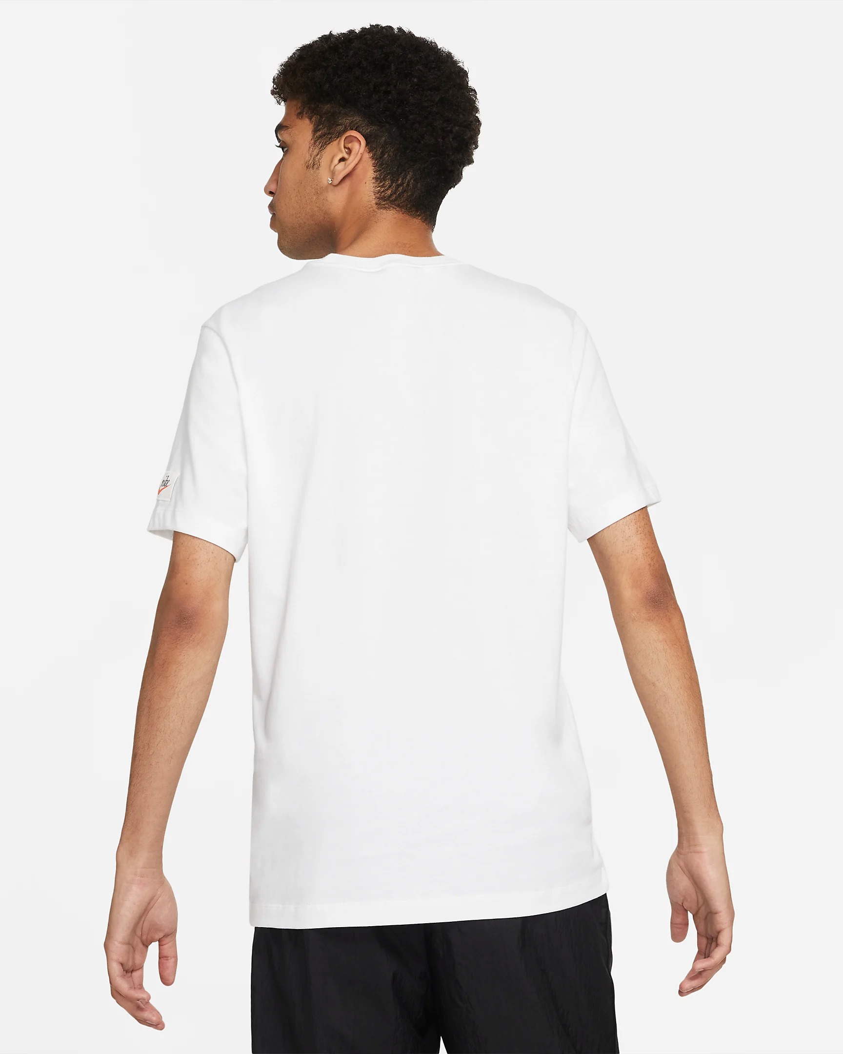 ФУТБОЛКА NIKE M NSW TEE SWOOSH 50 PHOTO (DJ1389-100)
