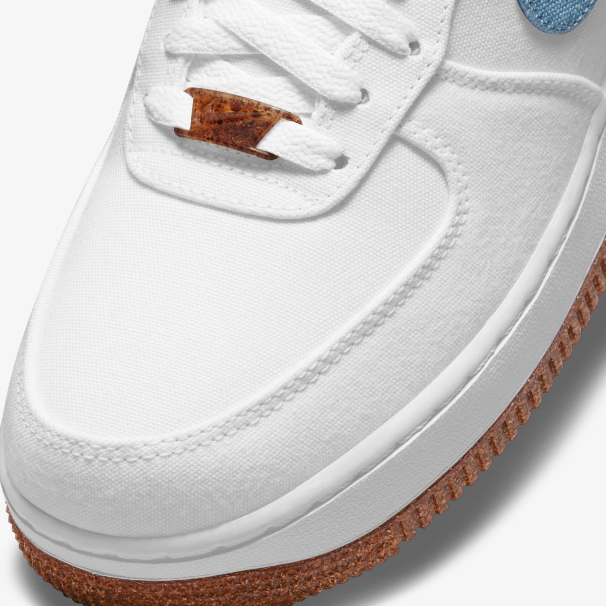 КРОСІВКИ WMNS NIKE AIR FORCE 1 07 SE (CZ0269-100)