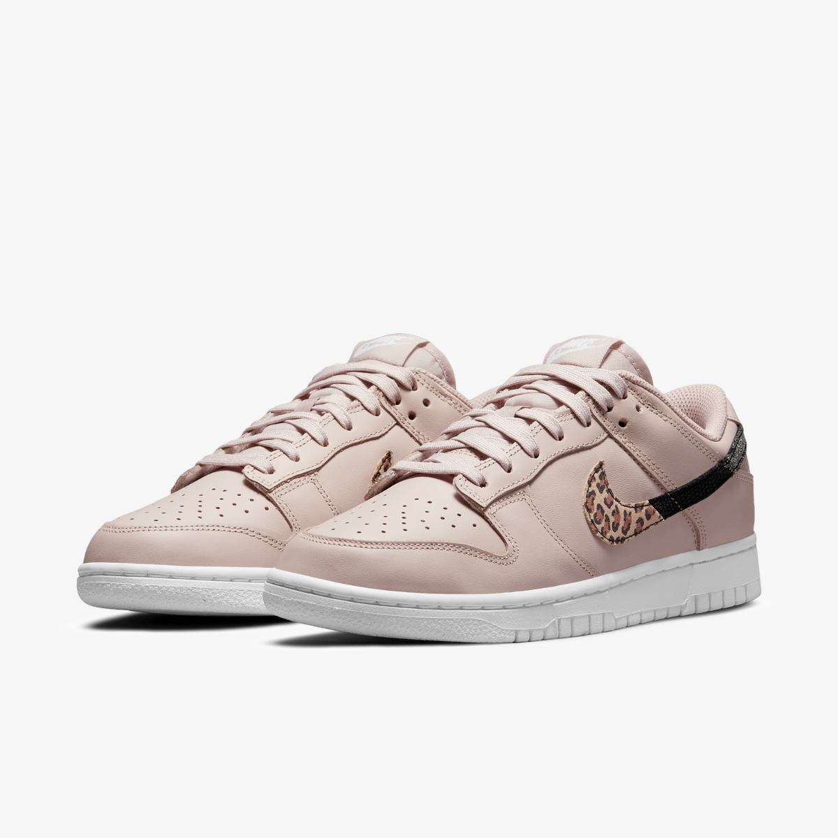 КРОСІВКИ W NIKE DUNK LOW SE (DD7099-200)