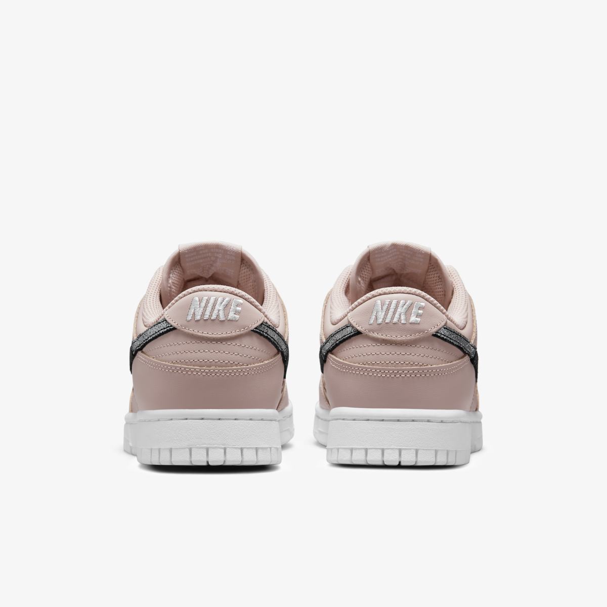 КРОСІВКИ W NIKE DUNK LOW SE (DD7099-200)