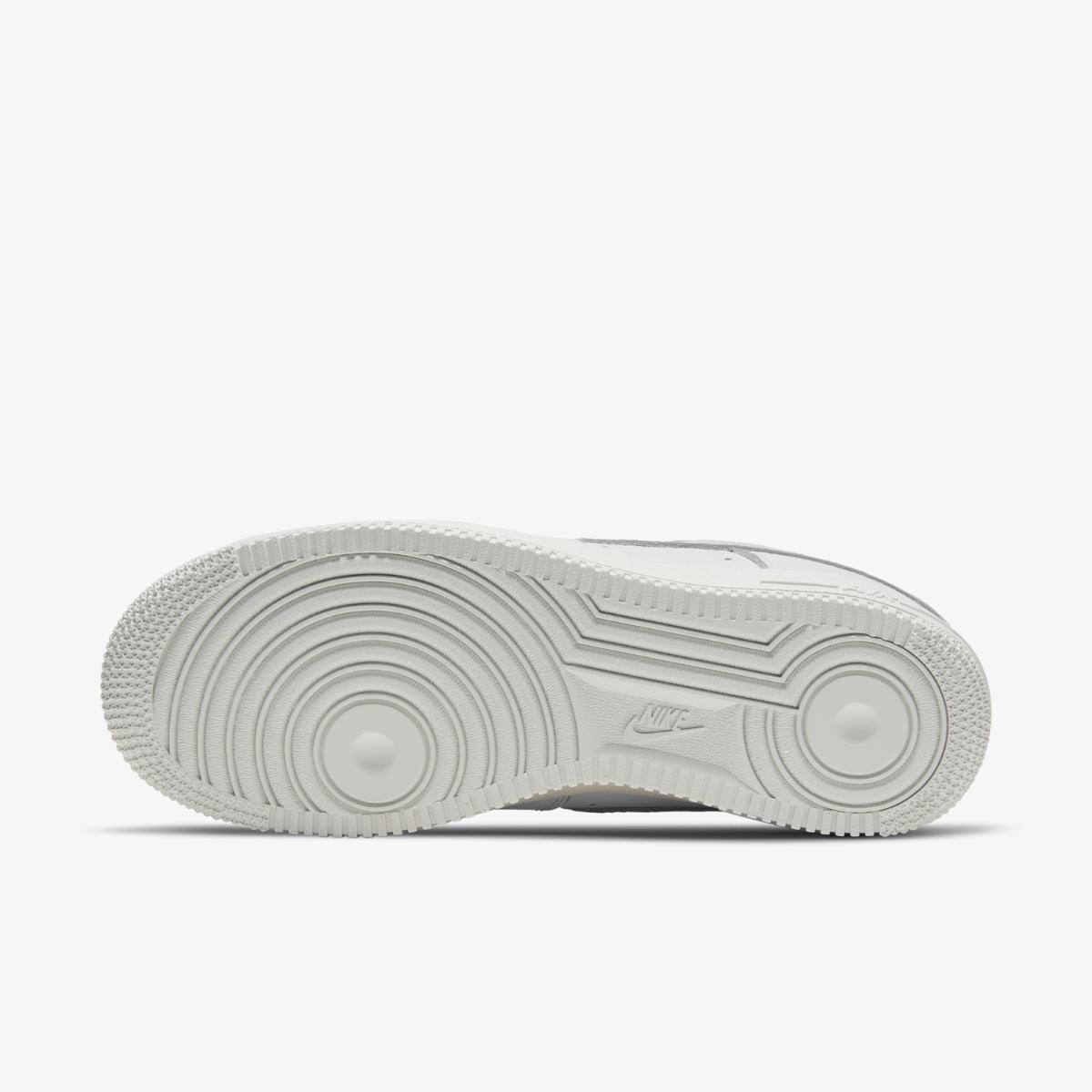 КРОСІВКИ WMNS NIKE AIR FORCE 1 07 (DC1162-100)