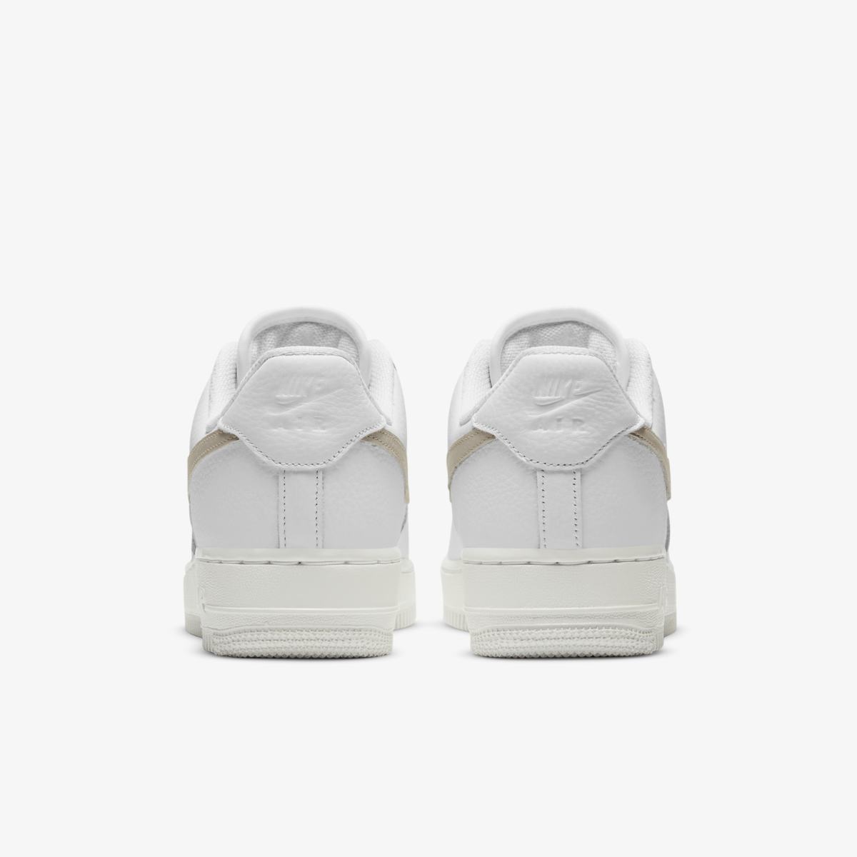 КРОСІВКИ WMNS NIKE AIR FORCE 1 07 (DC1162-100)