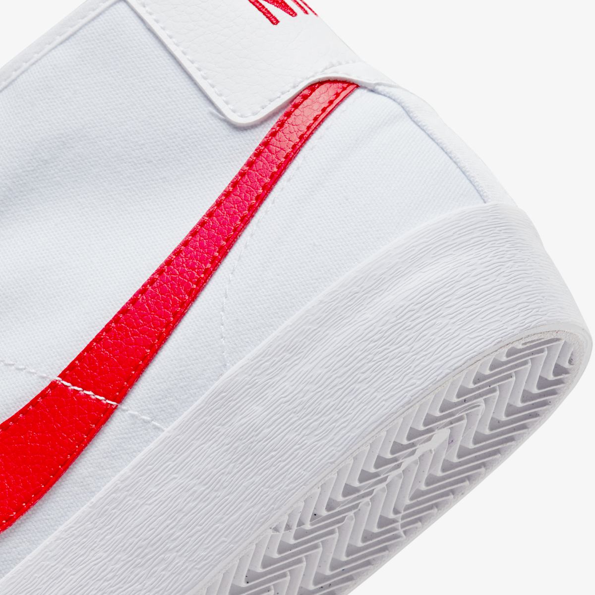 NIKE SB BLZR COURT MID SNEAKERS (DC8901-101)