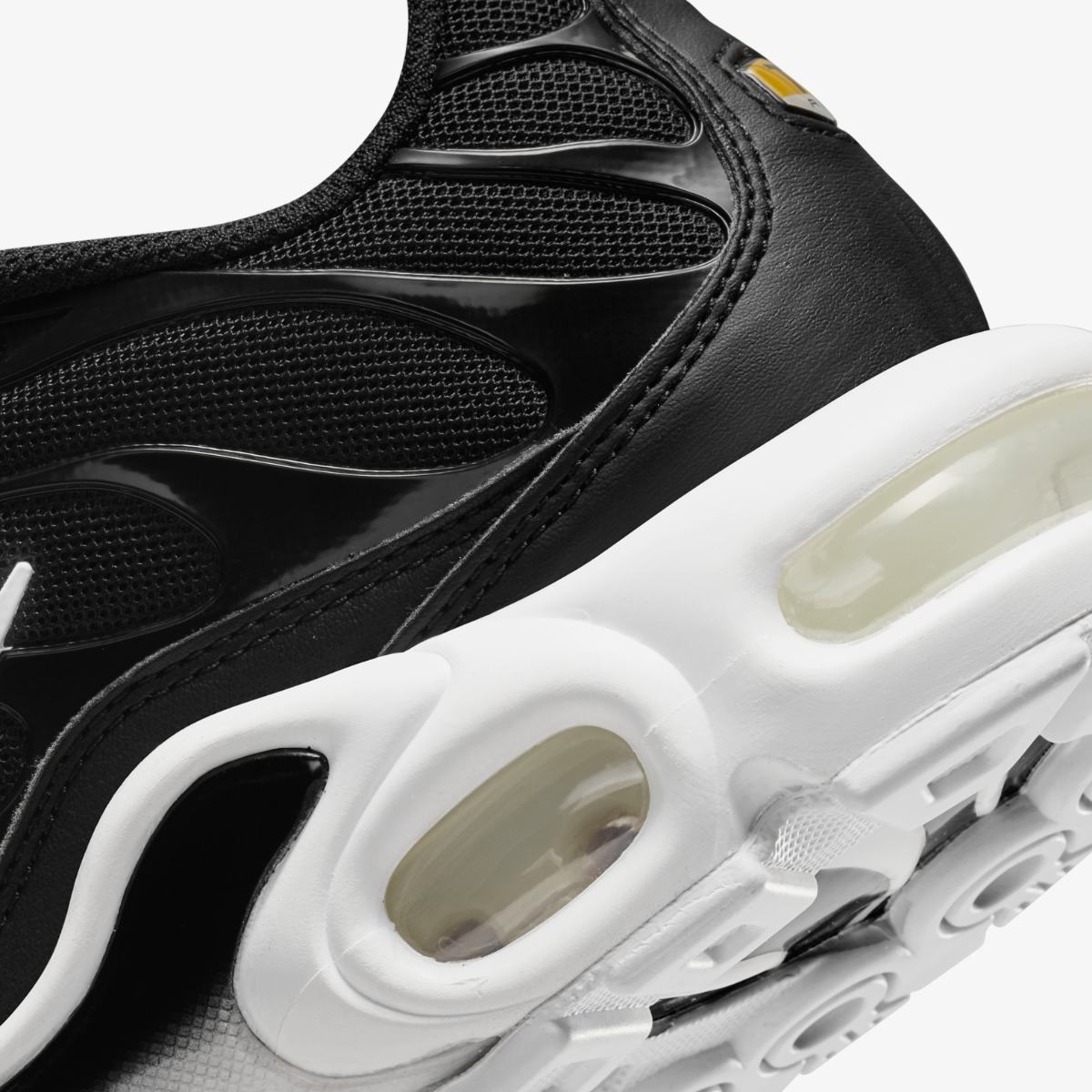 NIKE WMNS AIR MAX PLUS SNEAKERS (DM2362-001)