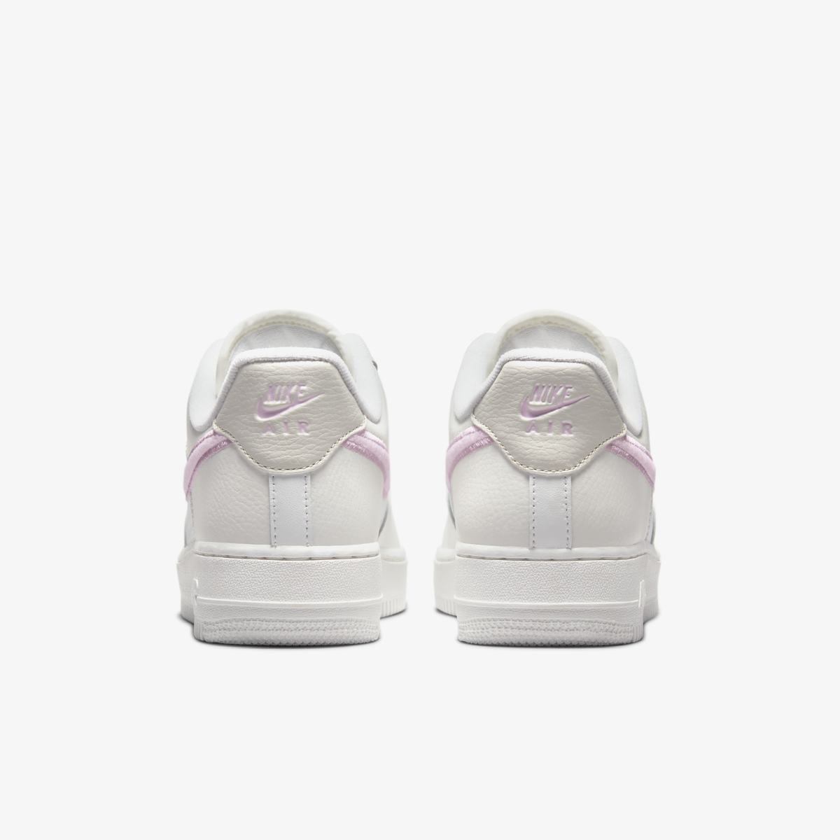SNEAKERS NIKE WMNS AIR FORCE 1 07 (DQ0826-100)