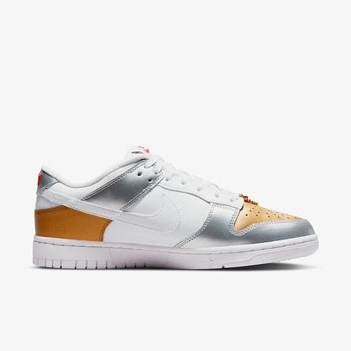 NIKE WMNS DUNK LOW SE SNEAKERS (DH4403-700)