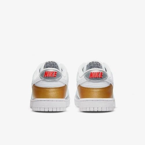 NIKE WMNS DUNK LOW SE SNEAKERS (DH4403-700)