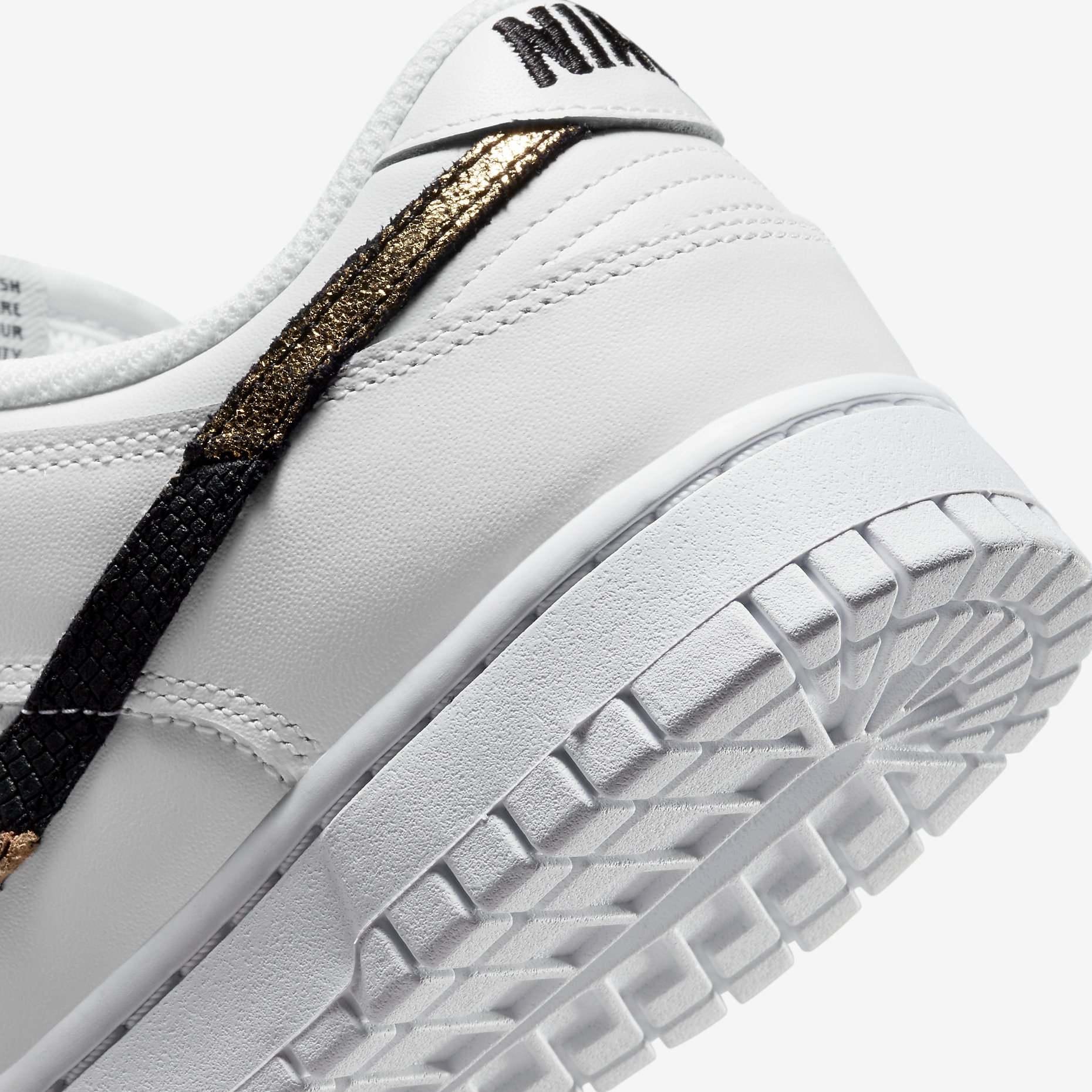 SNEAKERS W NIKE DUNK LOW SE (DD7099-100)