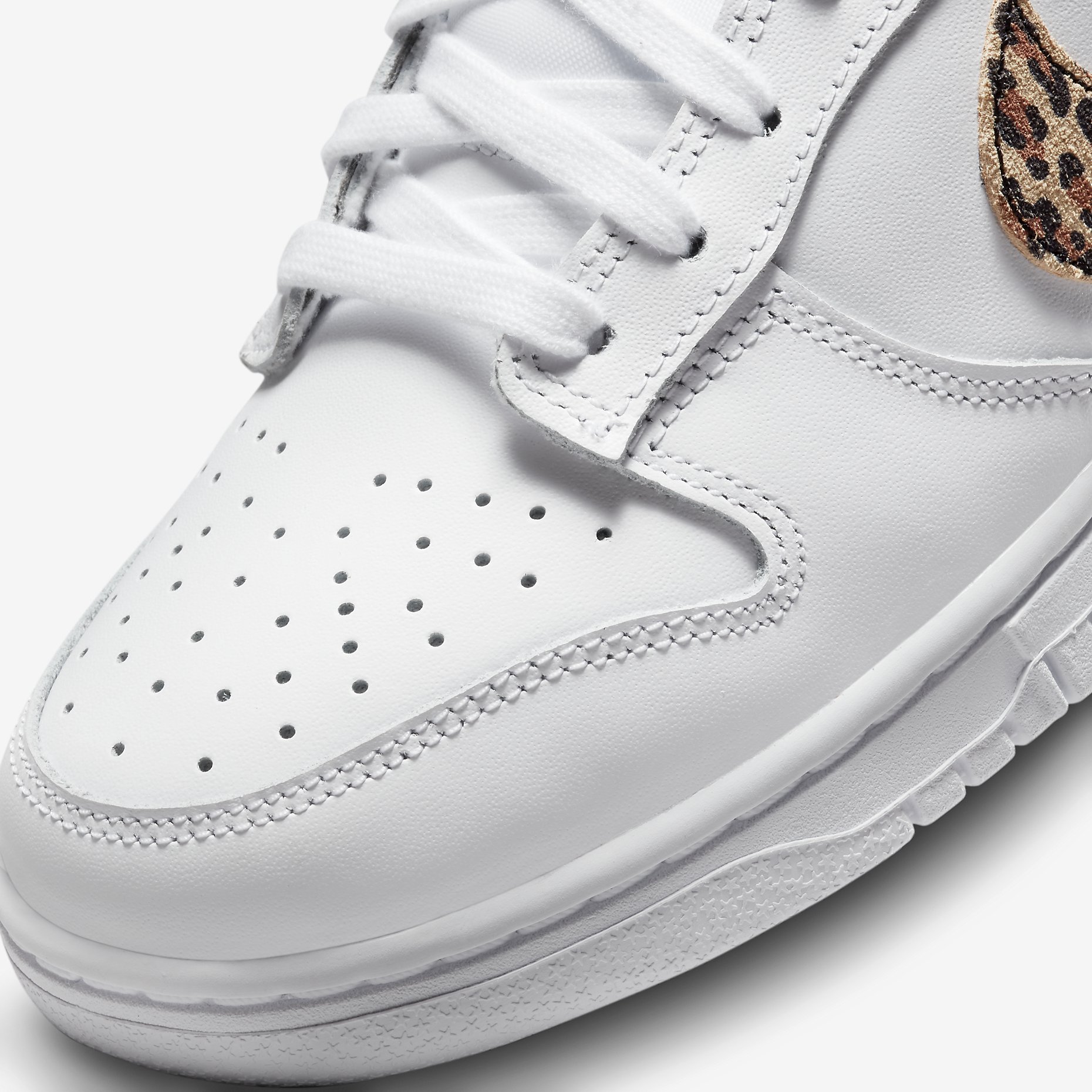 SNEAKERS W NIKE DUNK LOW SE (DD7099-100)
