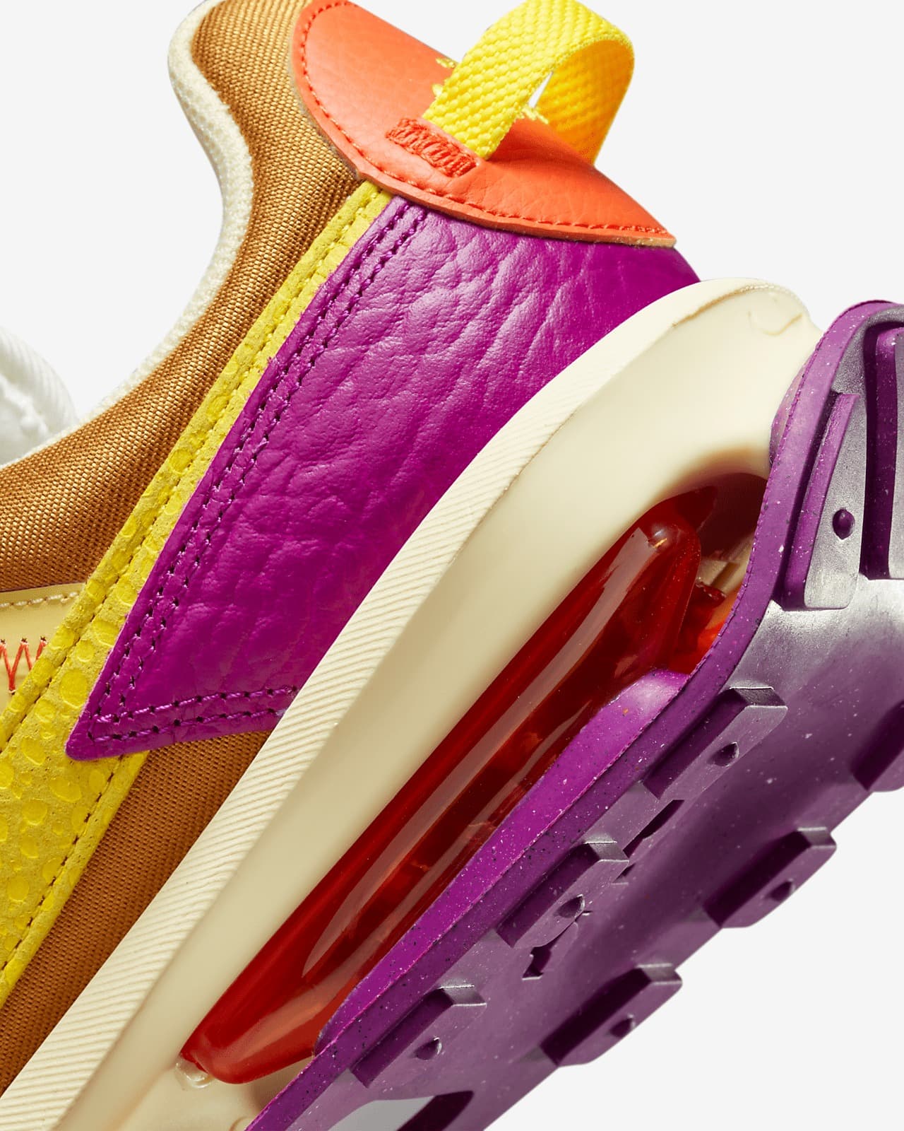 КРОСІВКИ NIKE WMNS AIR MAX PRE DAY (DO6716-700)