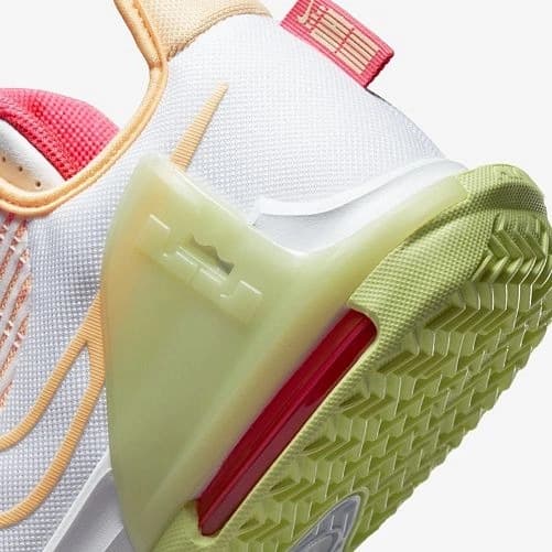 NIKE LEBRON WITNESS VI SNEAKERS (CZ4052-101)