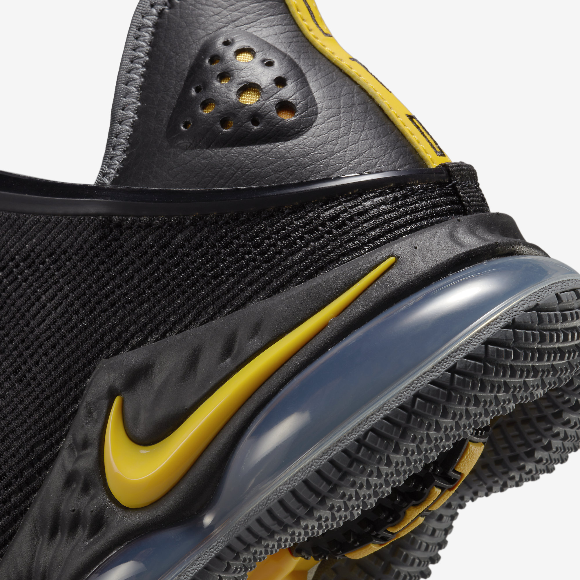 КРОССОВКИ NIKE LEBRON XIX LOW (DH1270-002)