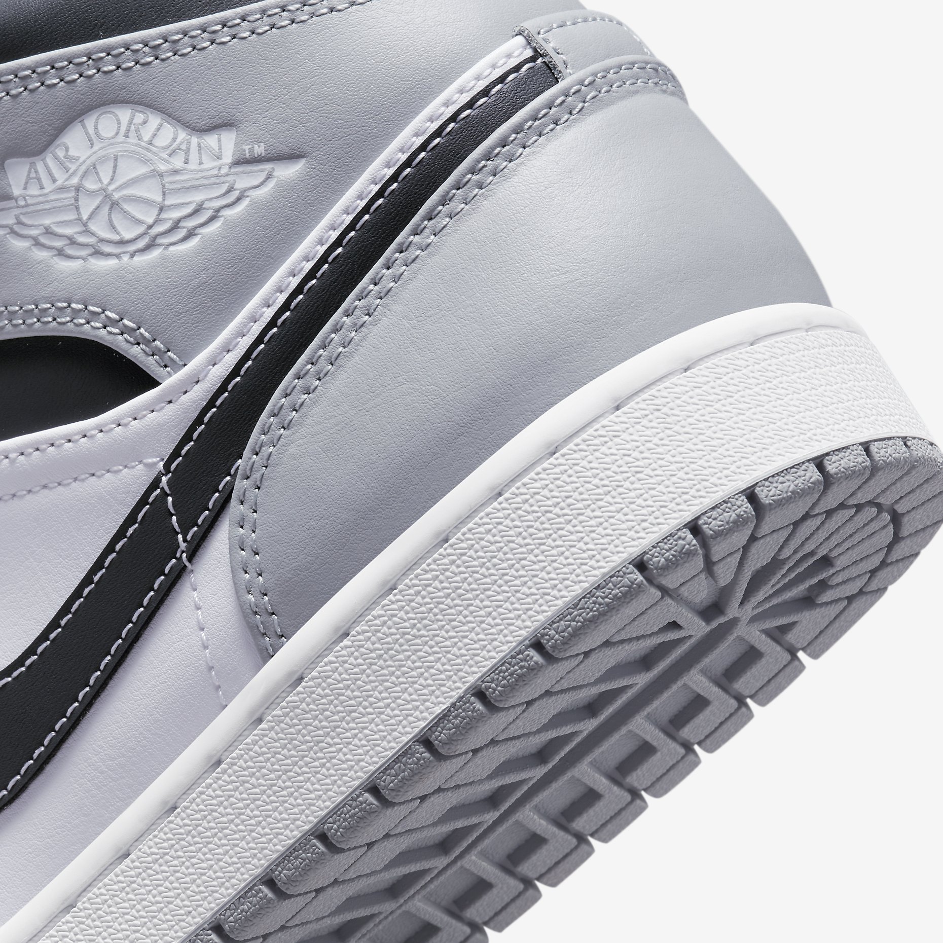AIR JORDAN 1 MID SNEAKERS (554724-078)