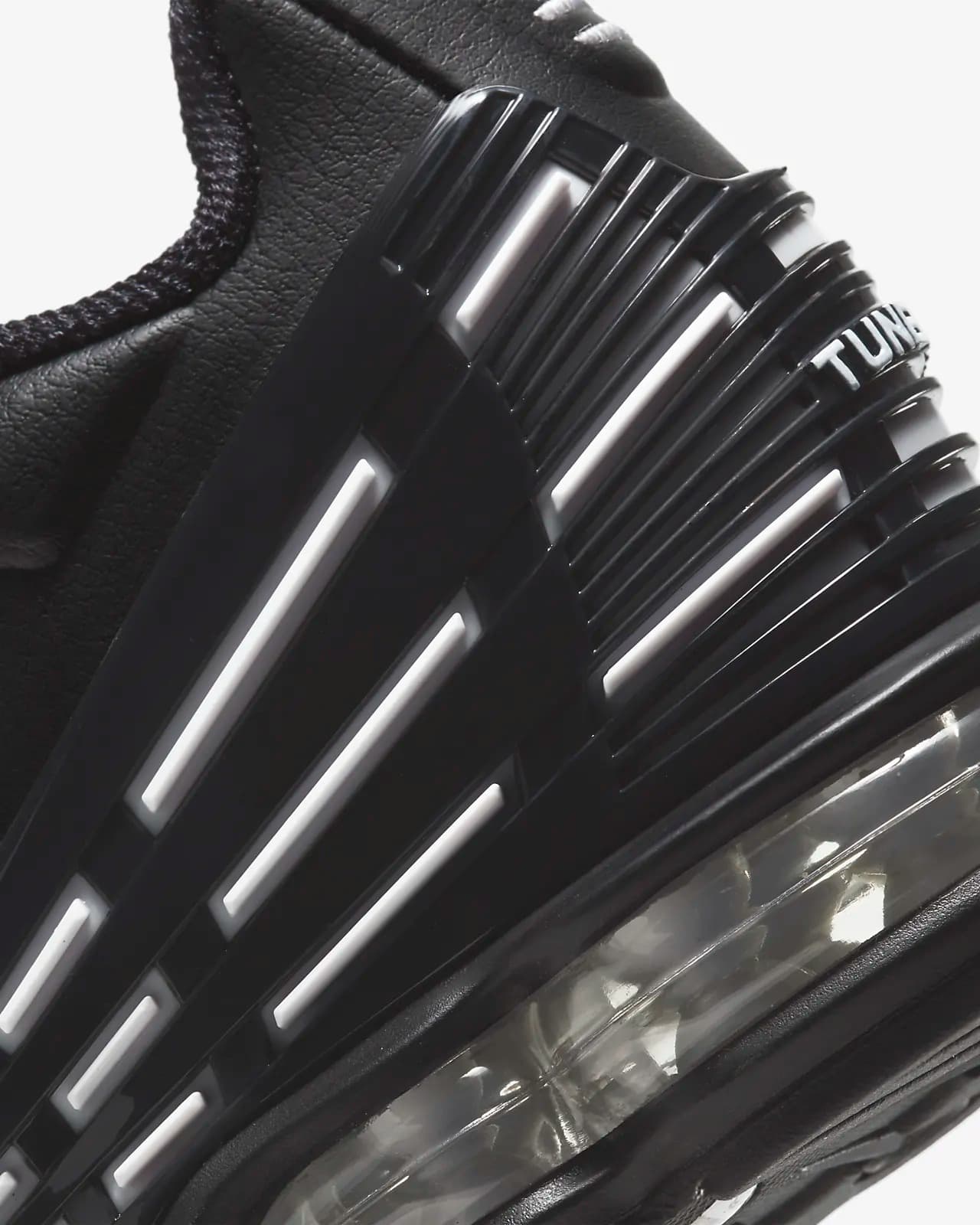 КРОССОВКИ NIKE AIR MAX PLUS III (DJ4600-001)