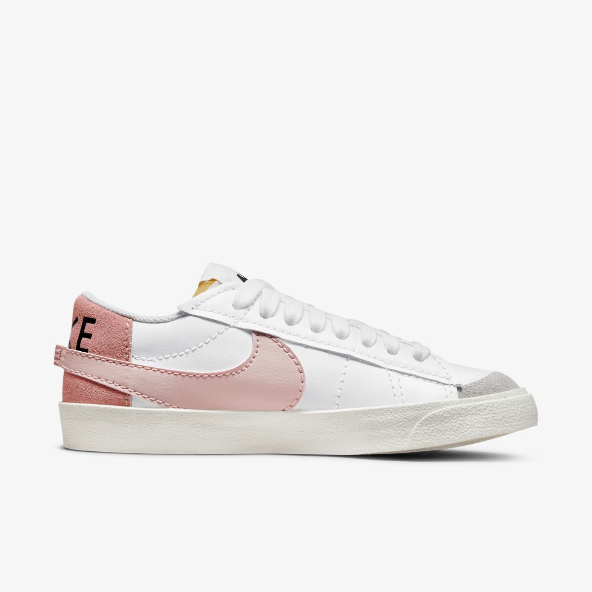 NIKE W BLAZER LOW 77 JUMBO SNEAKERS (DQ1470-102)