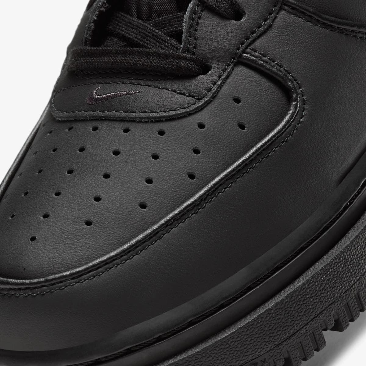 NIKE AIR FORCE 1 BOOT SNEAKERS (DA0418-001)