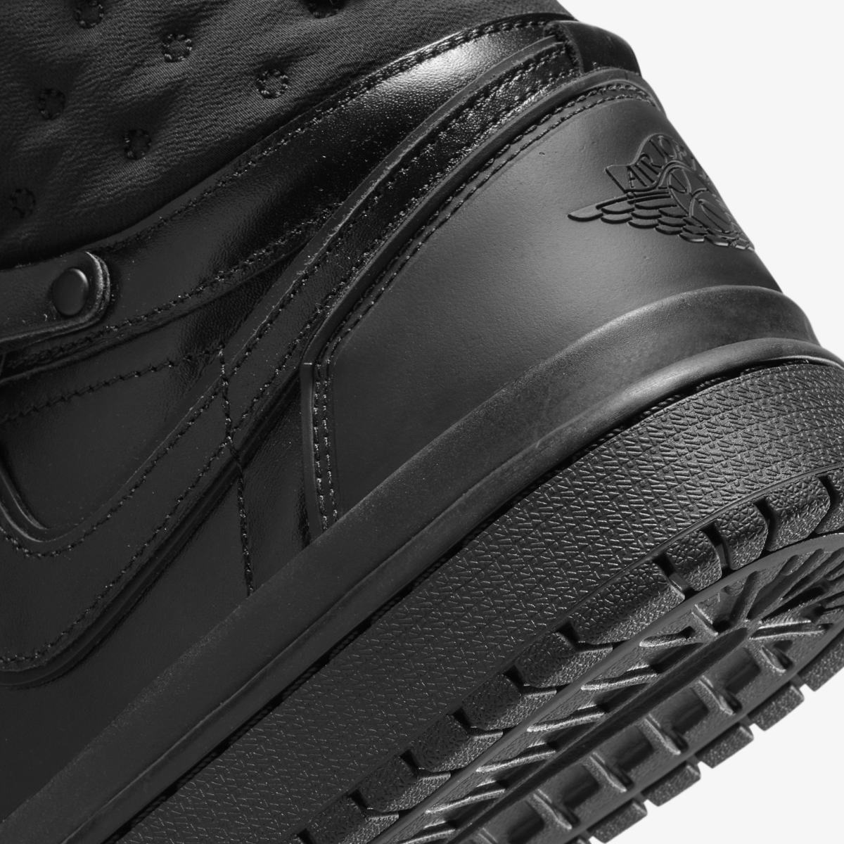 WMNS AIR JORDAN 1 ACCLIMAT SNEAKERS (DC7723-001)