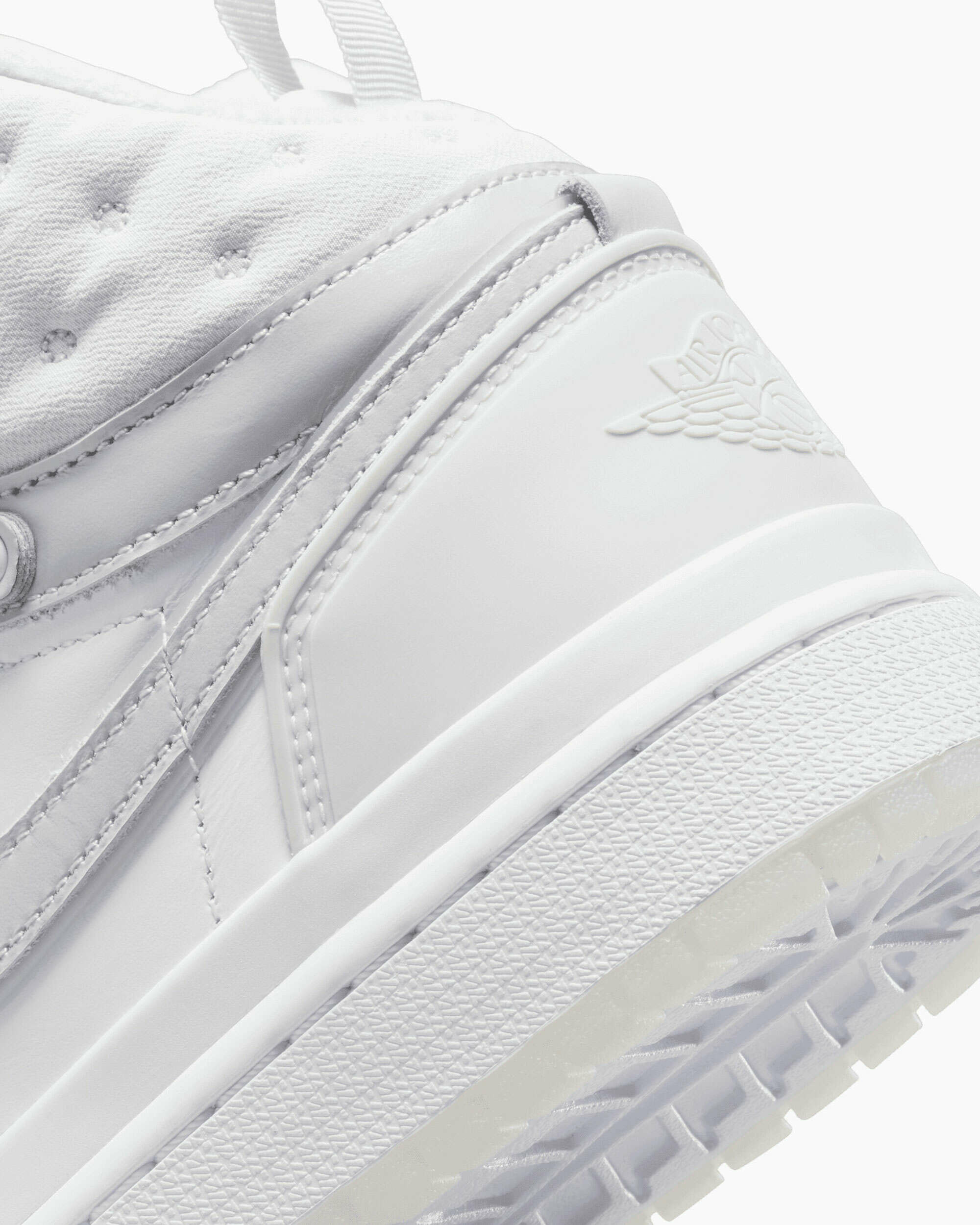 WMNS AIR JORDAN 1 ACCLIMAT SNEAKERS (DC7723-100)