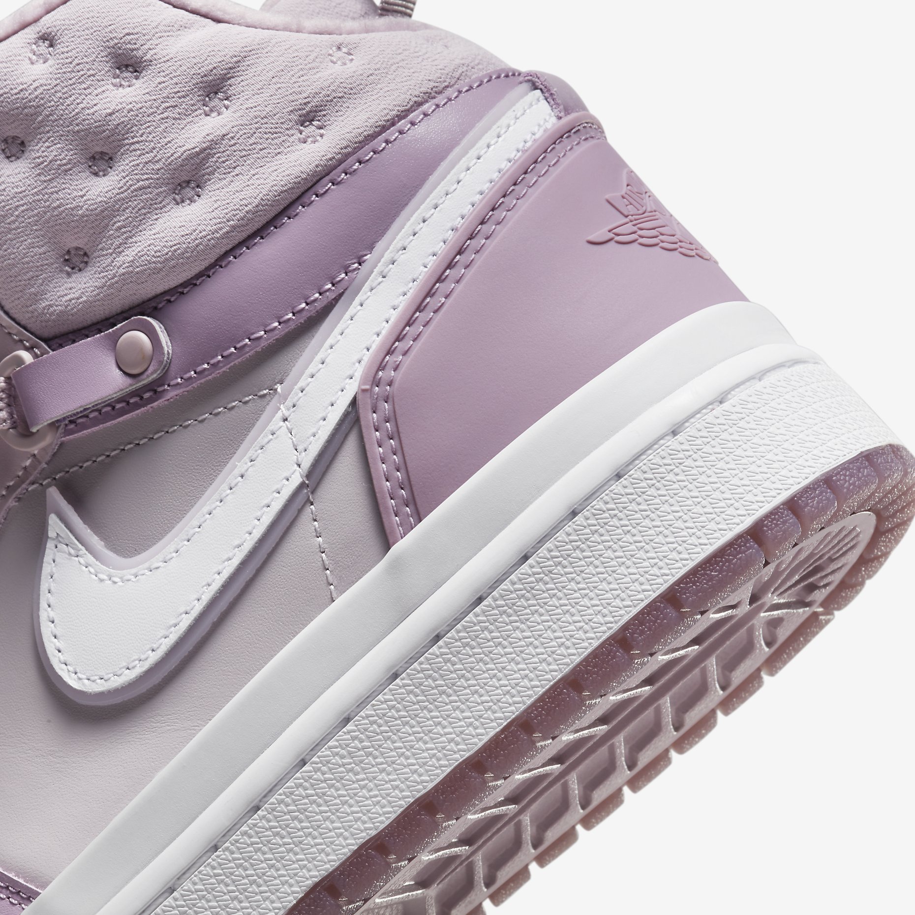 WMNS AIR JORDAN 1 ACCLIMAT SNEAKERS (DC7723-500)
