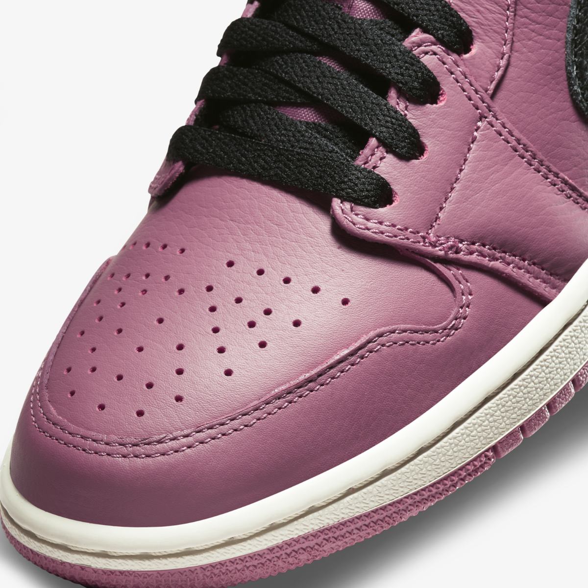 WMNS AIR JORDAN 1 LOW SE SNEAKERS (DC7268-500)