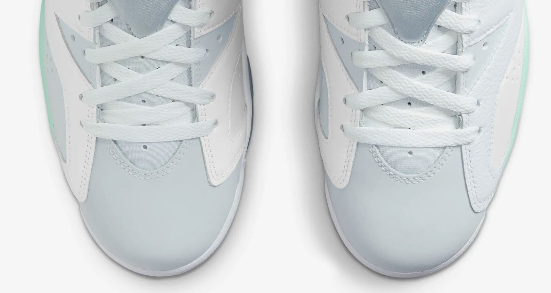 WMNS AIR JORDAN 6 RETRO SNEAKERS (DQ4914-103)