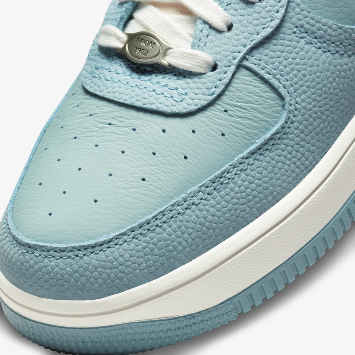 КРОСІВКИ WMNS NIKE AIR FORCE 1 SCULPT (DQ9325-300)